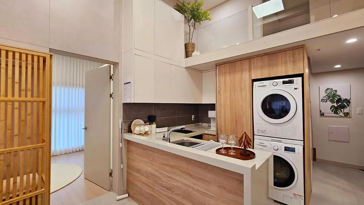 Open Sale Luxury Stay In Hongik Univ Station 3Mins 7Ppl Group Family Trip Luggage Storage Seoul South Korea