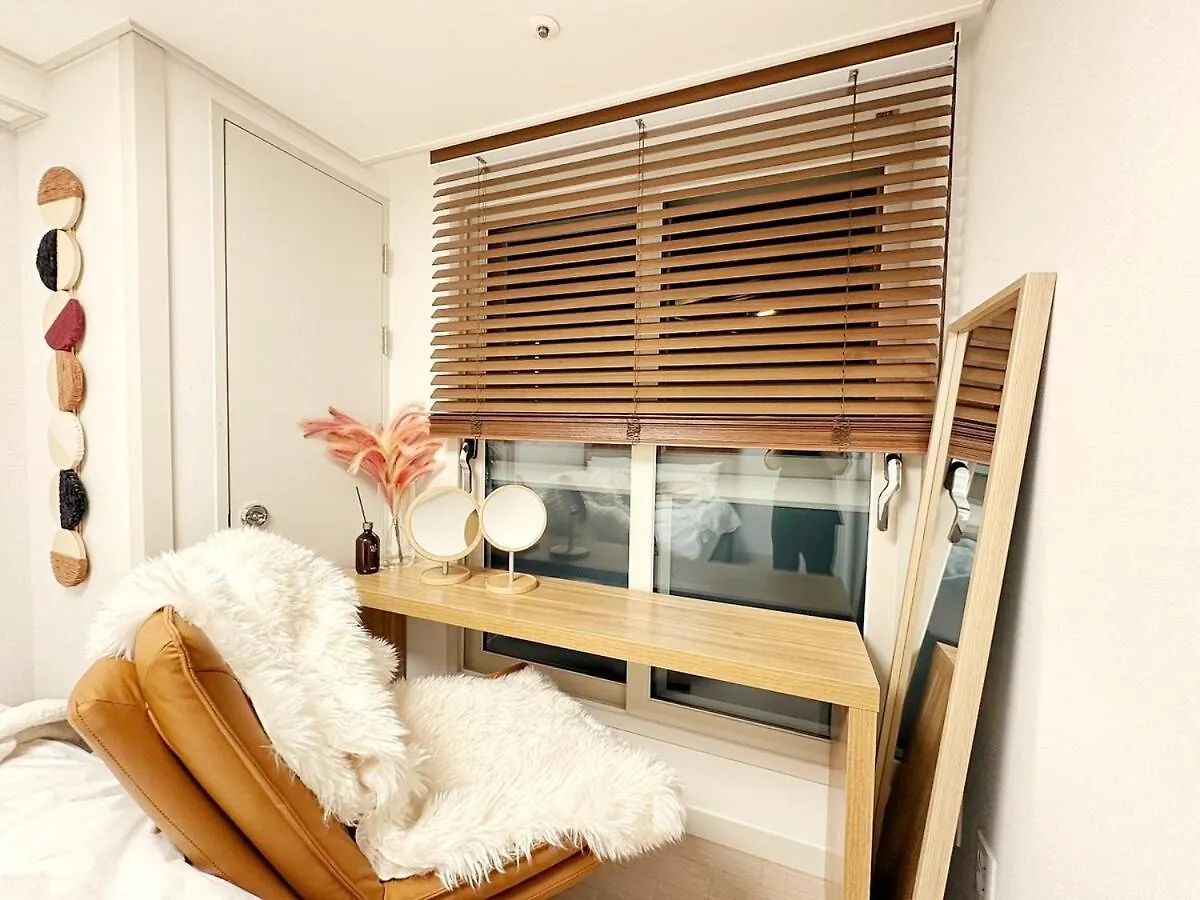 Apartment Open Sale Luxury Stay In Hongik Univ Station 3Mins 7Ppl Group Family Trip Luggage Storage Seoul