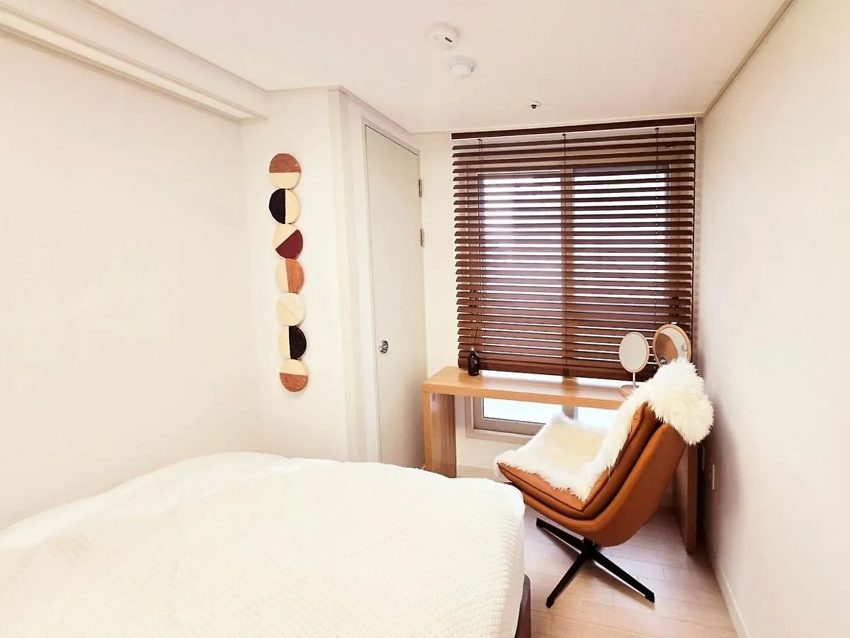 Open Sale Luxury Stay In Hongik Univ Station 3Mins 7Ppl Group Family Trip Luggage Storage Seoul Apartment