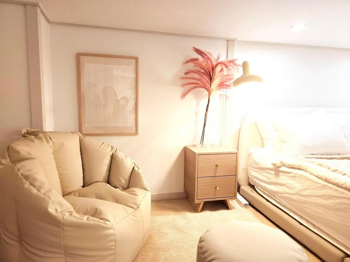 Open Sale Luxury Stay In Hongik Univ Station 3Mins 7Ppl Group Family Trip Luggage Storage Seoul 0*,  South Korea