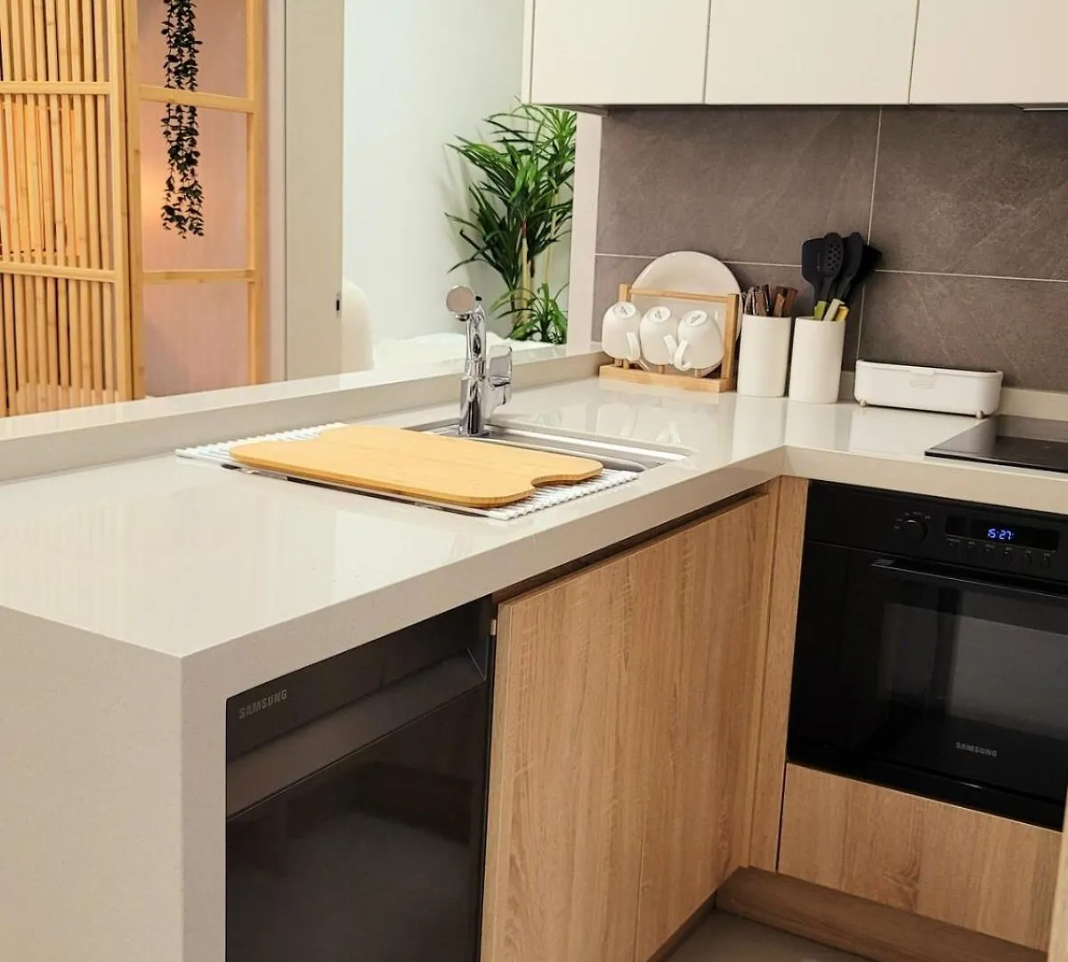 Open Sale Luxury Stay In Hongik Univ Station 3Mins 7Ppl Group Family Trip Luggage Storage Seoul Apartment