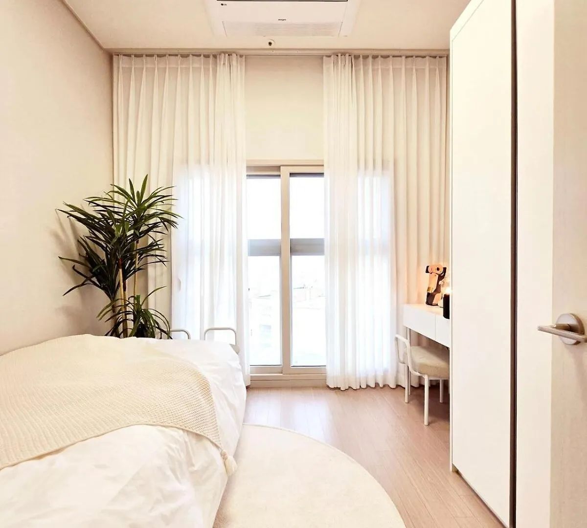 Apartment Open Sale Luxury Stay In Hongik Univ Station 3Mins 7Ppl Group Family Trip Luggage Storage Seoul South Korea