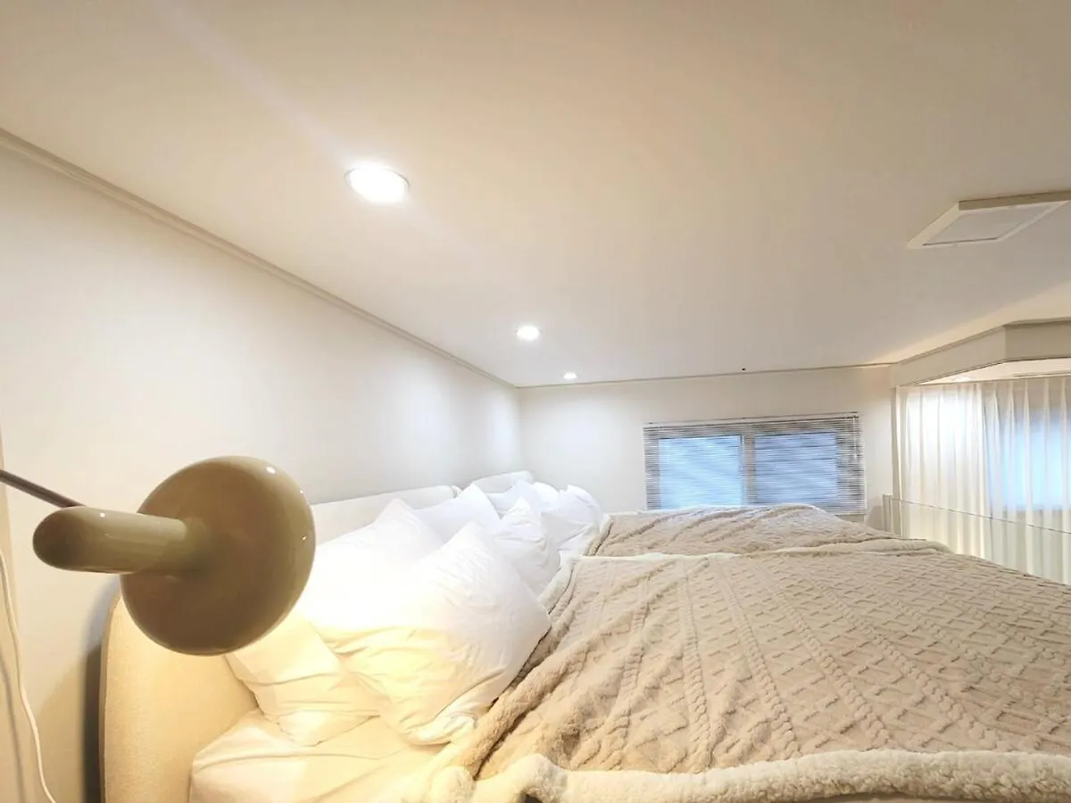 Open Sale Luxury Stay In Hongik Univ Station 3Mins 7Ppl Group Family Trip Luggage Storage Seoul Apartment