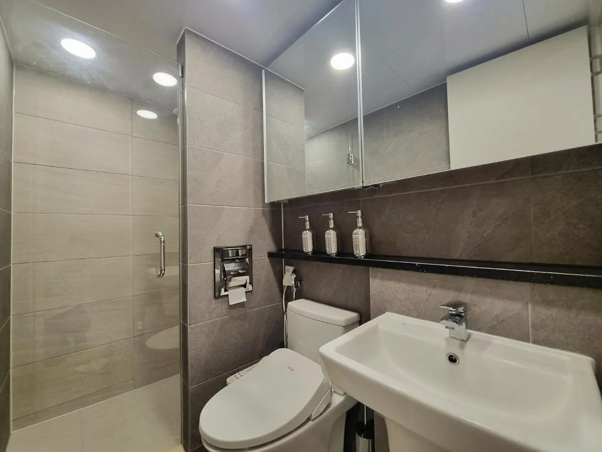 Open Sale Luxury Stay In Hongik Univ Station 3Mins 7Ppl Group Family Trip Luggage Storage Seoul Apartment
