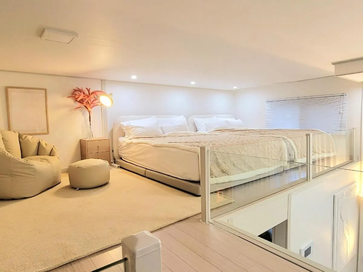 Open Sale Luxury Stay In Hongik Univ Station 3Mins 7Ppl Group Family Trip Luggage Storage Seoul South Korea