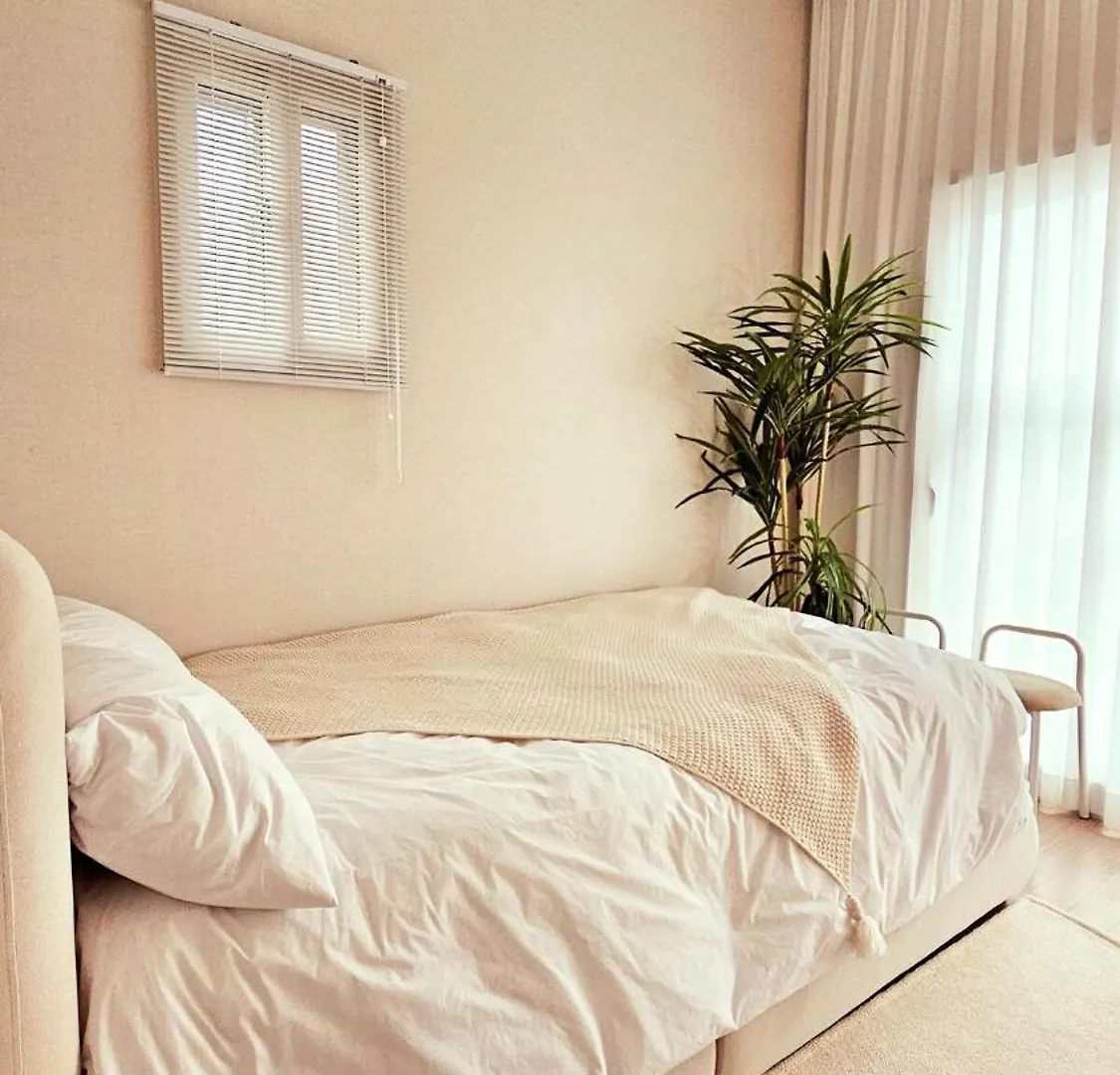 Apartment Open Sale Luxury Stay In Hongik Univ Station 3Mins 7Ppl Group Family Trip Luggage Storage Seoul