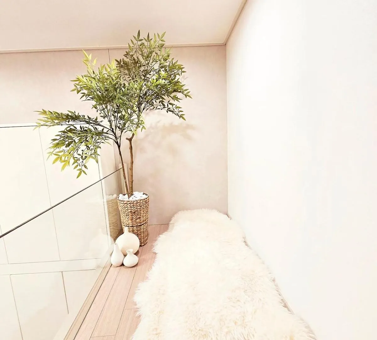 Open Sale Luxury Stay In Hongik Univ Station 3Mins 7Ppl Group Family Trip Luggage Storage Seoul